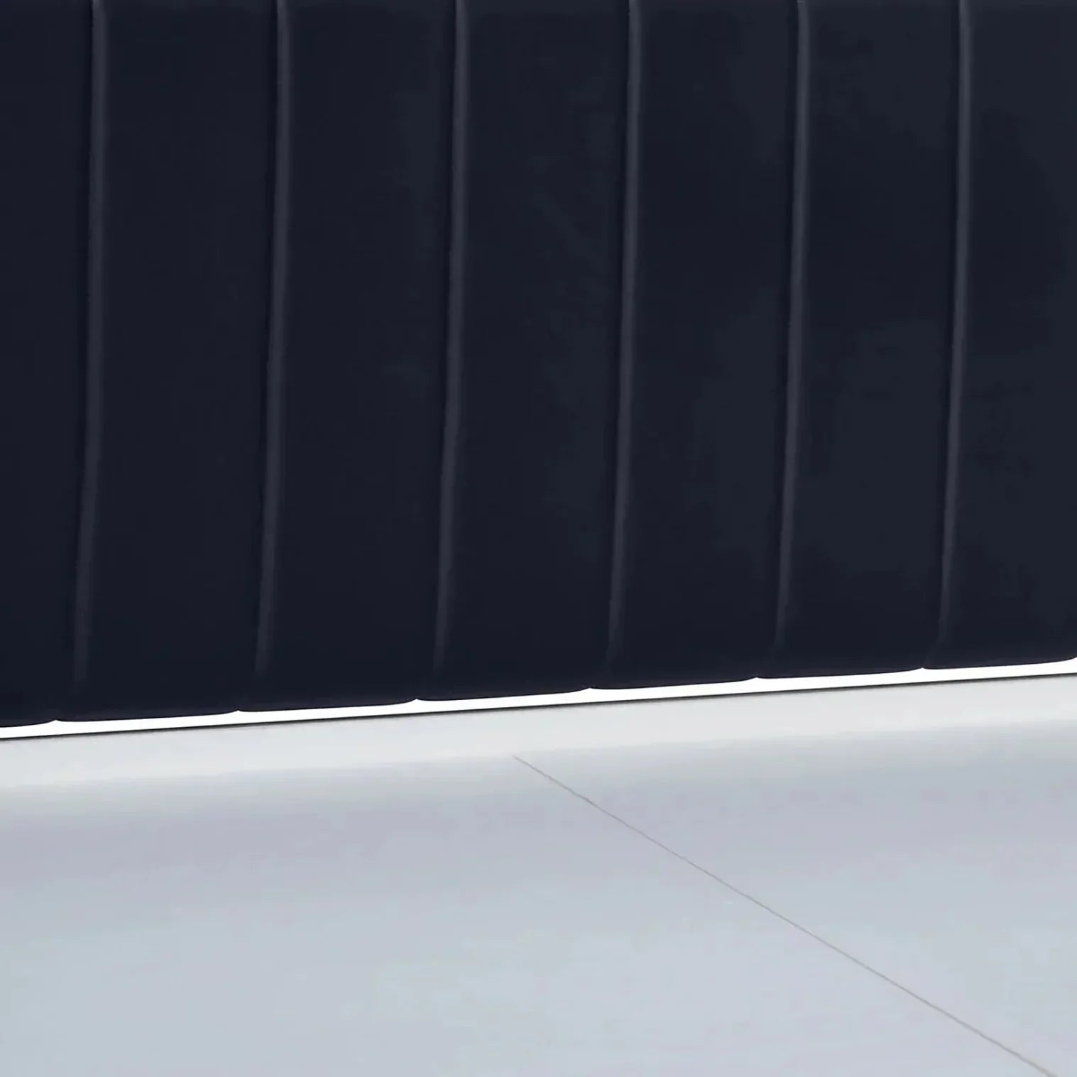 Unline Wood Luxury Upholstered Bed in Leatherette